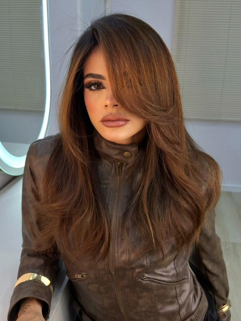 Cabelo castanho iluminado realizado no Marques Concept
